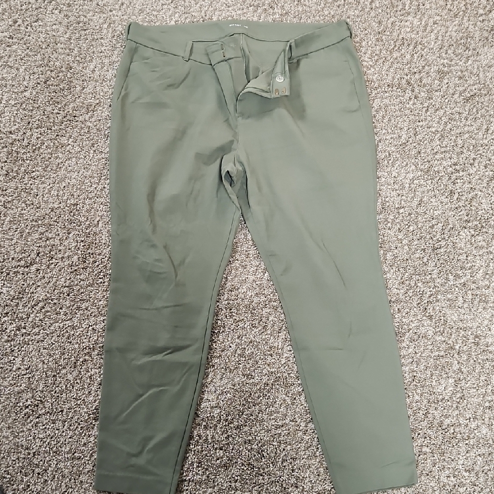 Old Navy Women's Olive Green Pixie Pants